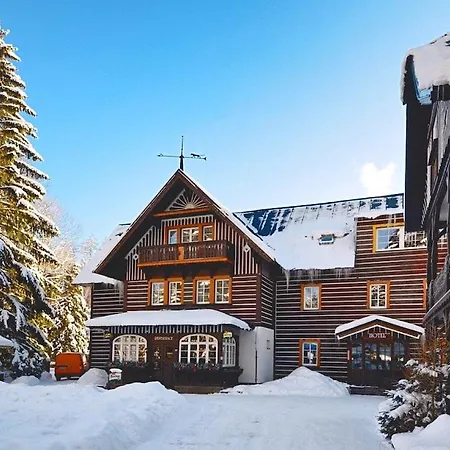Tri Ruze Hotel Spindleruv Mlyn