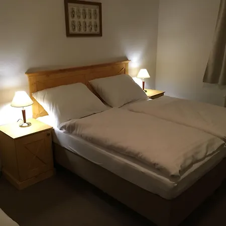 Tri Ruze Szálloda 3*