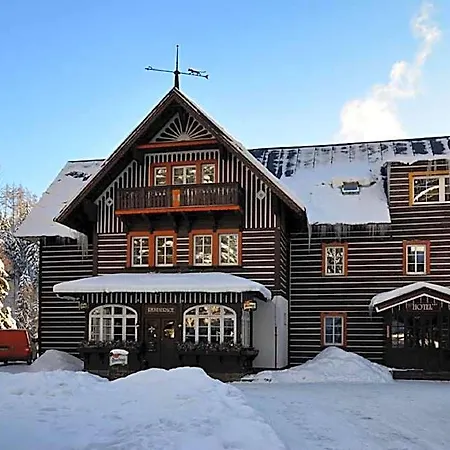 Tři Růže Hotel