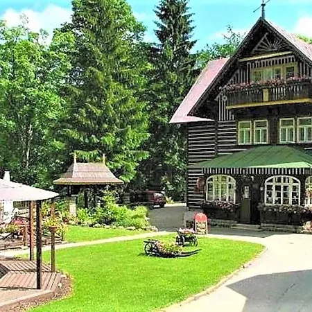 Tři Růže Hotel 3*