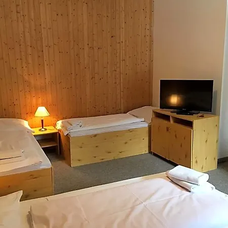 Hotel Tři Růže 3*