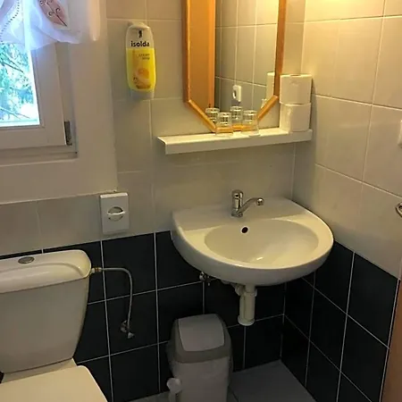 Tri Ruze Szálloda 3*