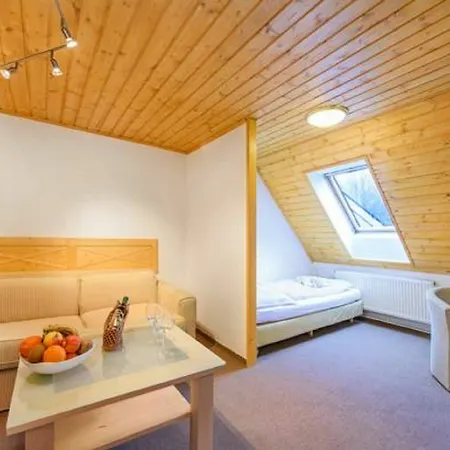 Tri Ruze 3* Spindleruv Mlyn