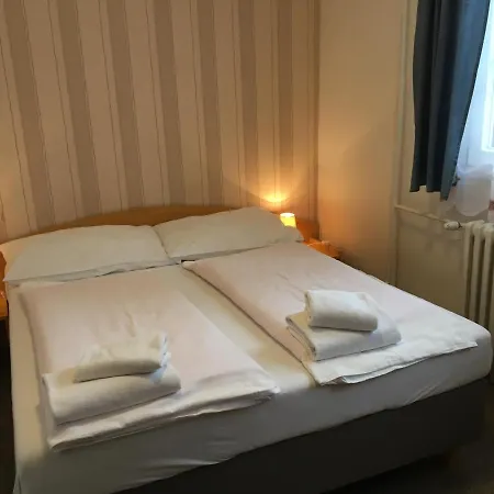 Szálloda Tri Ruze 3*