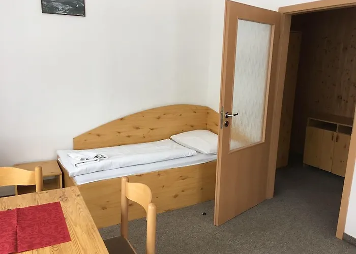 Hotel Tri Ruze 3*