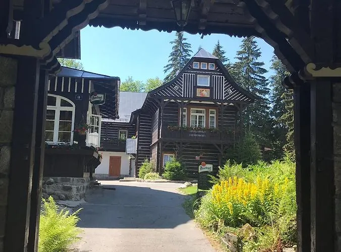 Hotel Tri Ruze